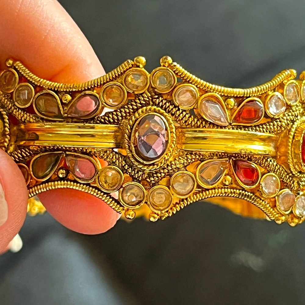 POLKI KANGAN bangle.  Multi-colour glass stones with screw clasp.  Gorgeous! EUC